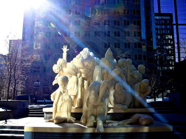 Monuments_montréalais, Foule_illuminée 14