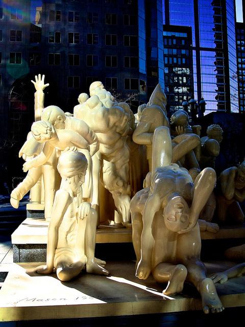 Monuments_montréalais, Foule_illuminée 13