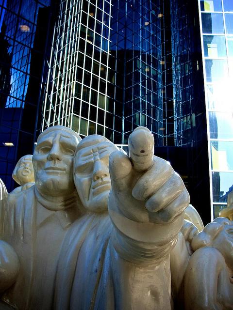 Monuments_montréalais, Foule_illuminée 4