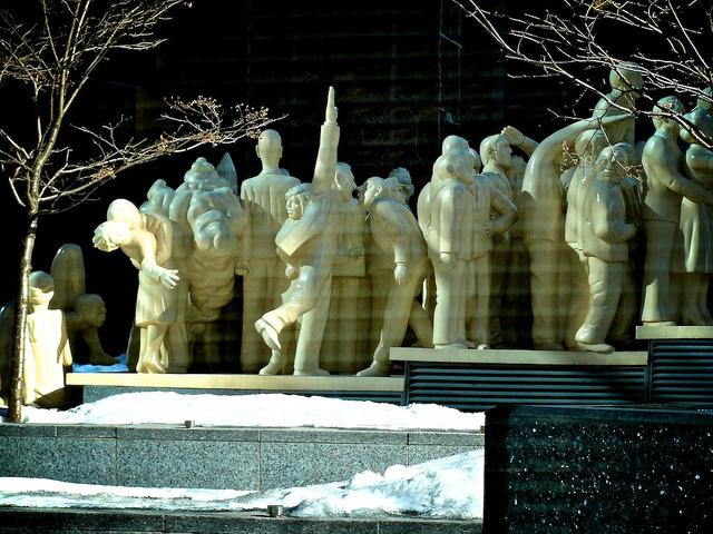 Monuments_montréalais, Foule_illuminée 15