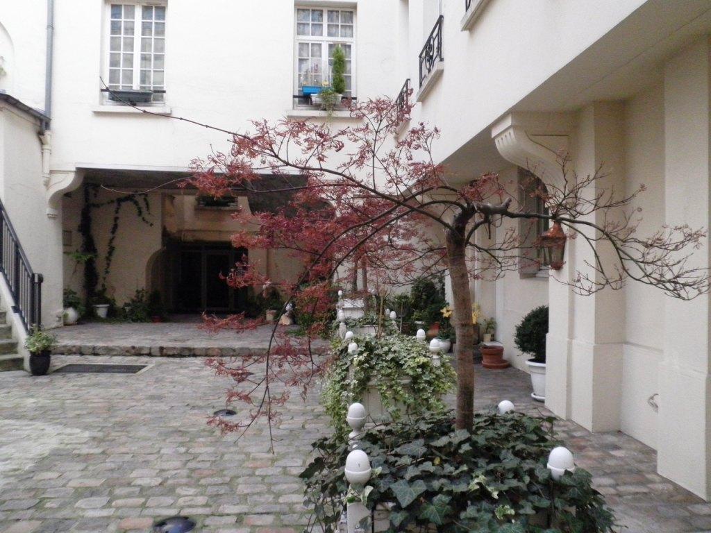 Rue Thérèse : une maison au passé sulfureux