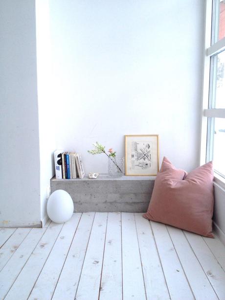 Books, magazines & flowers…