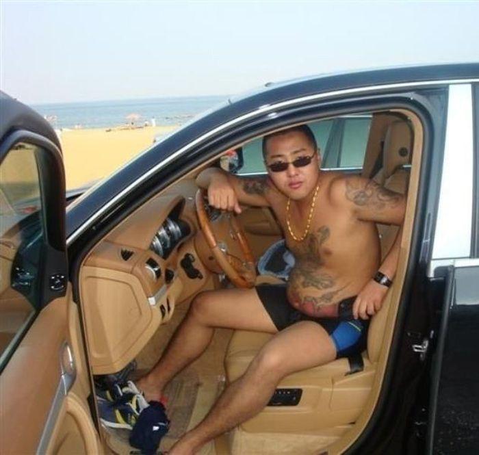 22 photos d’un mafieux chinois publiées sur internet