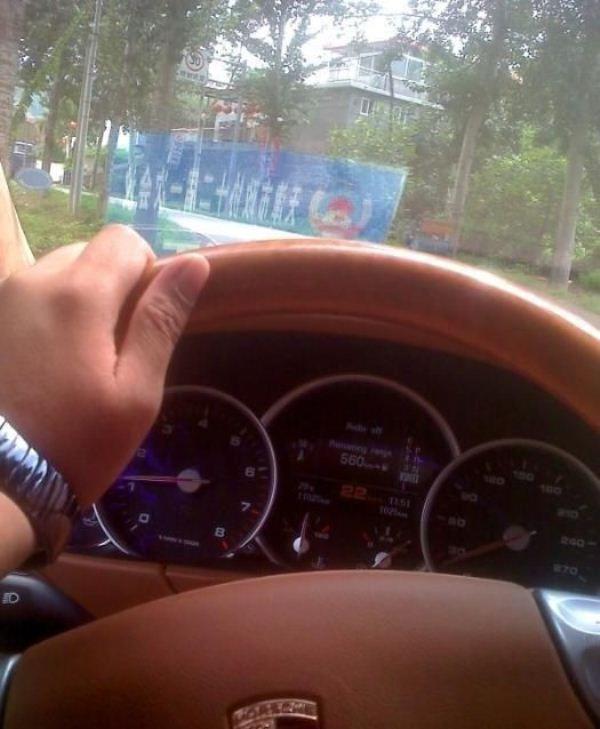 22 photos d’un mafieux chinois publiées sur internet