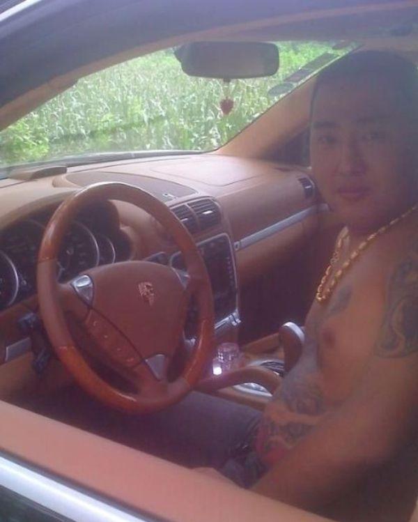 22 photos d’un mafieux chinois publiées sur internet