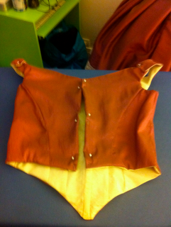 Crinoline violet : le corsage