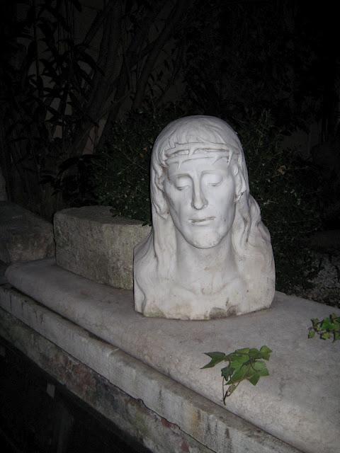 Dans le jardin de l'ancienne Pietà (actuellement hôtel Métropole), plaque dans la calle della Pietà