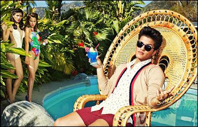 Bruno Mars joue la carte sexy en posant pour Playboy