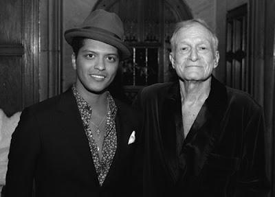 Bruno Mars joue la carte sexy en posant pour Playboy