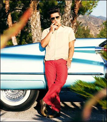 Bruno Mars joue la carte sexy en posant pour Playboy