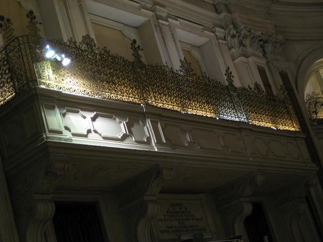 Du choeur de la Pietà  (et photos surprises effectuées dans une pièce obscure)