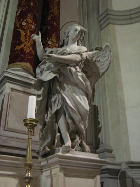 Du choeur de la Pietà  (et photos surprises effectuées dans une pièce obscure)