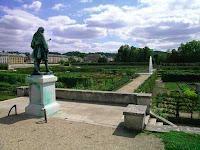 Esprit Jardin contre Bibliothèque à Versailles