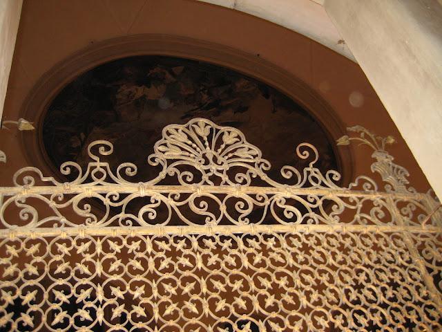 La Pietà : les grilles derrière lesquelles se tenaient les jeunes filles, à l'abri des regards de l'assistance...