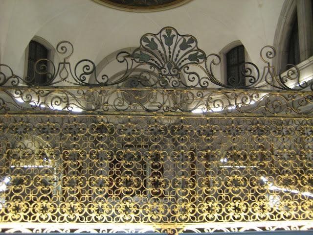 La Pietà : les grilles derrière lesquelles se tenaient les jeunes filles, à l'abri des regards de l'assistance...