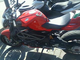 Une minute de silence!