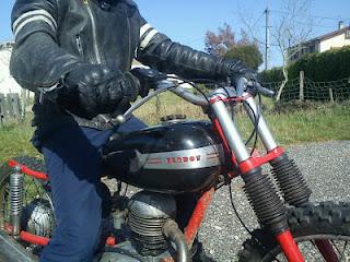 Une minute de silence!