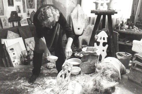 Sonja Ferlov dans son studio en 1983 (Courtesy Galerie Mikael Andersen, Copenhague)