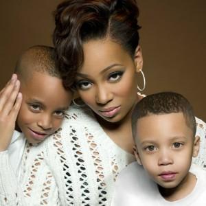 Ecoutez  » Man Who Has Everything » de Monica.