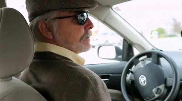 Google voiture autonome 600x333 Un aveugle se déplace en voiture grâce à Google