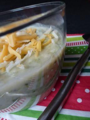 Cream soup brocolis et cheddar ou soupe de brocolis crémeuse