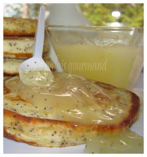 Pancakes citron-pavot et sa sauce citronnée