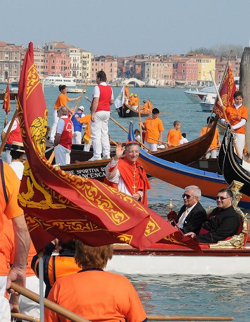 Dimanche dernier, arrivée du nouveau Patriarche de Venise : toujours aussi sympathique !