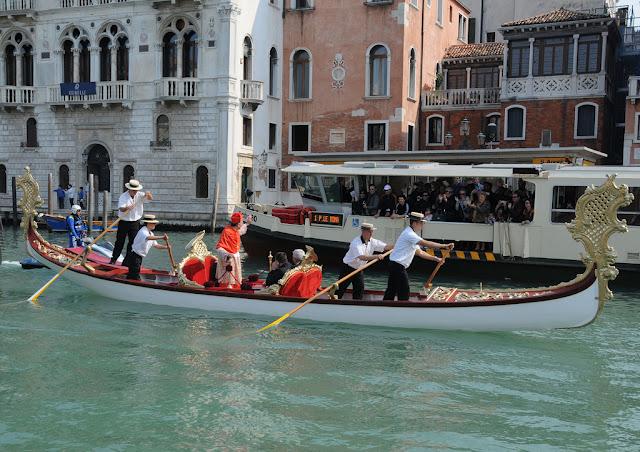 Dimanche dernier, arrivée du nouveau Patriarche de Venise : toujours aussi sympathique !