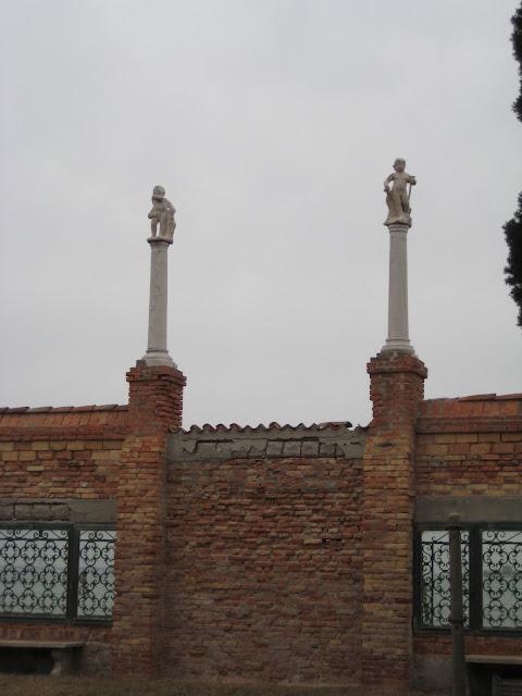 Dans le jardin du Casino degli Spiriti