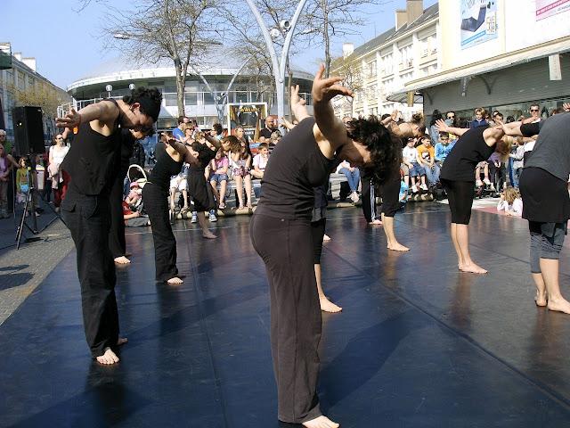 et bien dansez maintenant