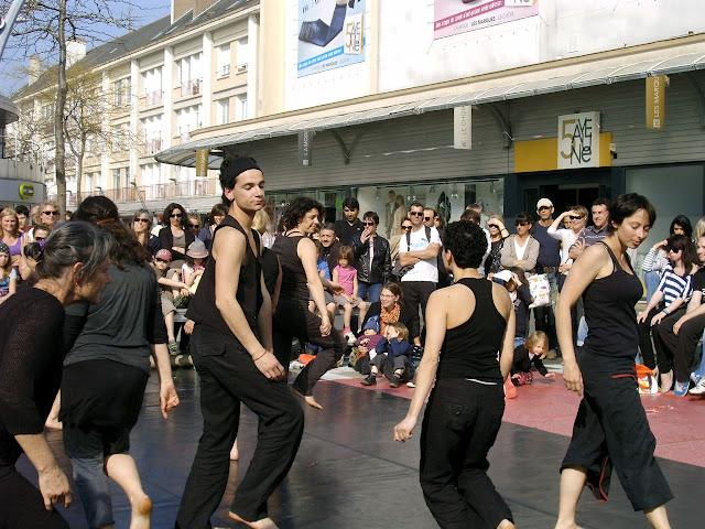 et bien dansez maintenant