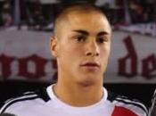 Deux jeunes argentins dans viseur