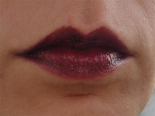 Lèvres ou ongles, chez Yves Saint Laurent, la tendance est aux vernis