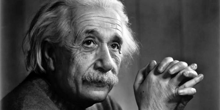 L’E-citation de la semaine: « Placez votre main sur une poêle une minute et ça vous semble durer une heure. Asseyez-vous auprès d’une jolie fille une heure et ça vous semble durer une minute. C’est ça, la relativité !  » Albert Einstein ( 1879-1955)