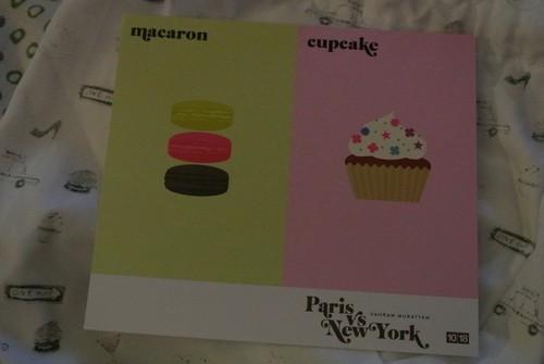 Macaron vs Cupcake