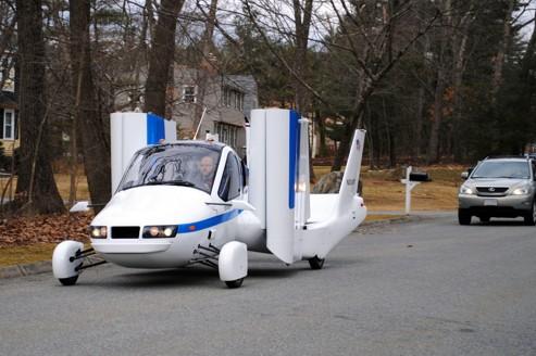 ad9dacf4 7d58 11e1 8ff4 0997dd048f6d 493x328 La voiture volante est désormais réalité !