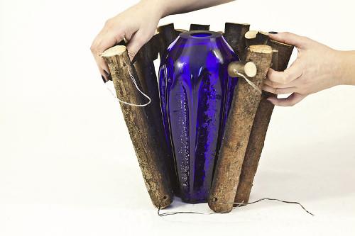 Yalog Bois et Verre par Giorgio Biscaro