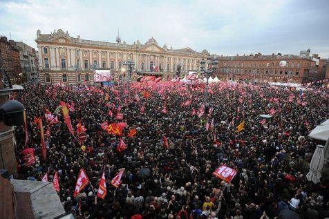 La place du Capitole, ce soir, pour le meeting de Jean-Luc Mélenchon.