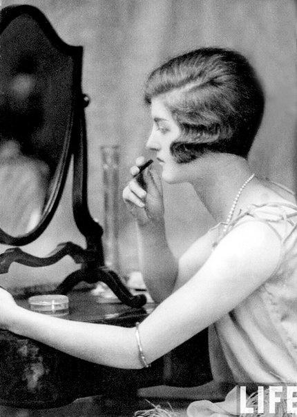glamourdaze--1920s-lipstick1.jpg