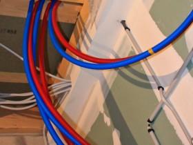 Combles : Installation des tubes PER des réseaux de chauffage et d'ECFS -  Paperblog
