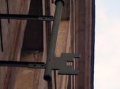 Vieilles enseignes commerçants parisiens