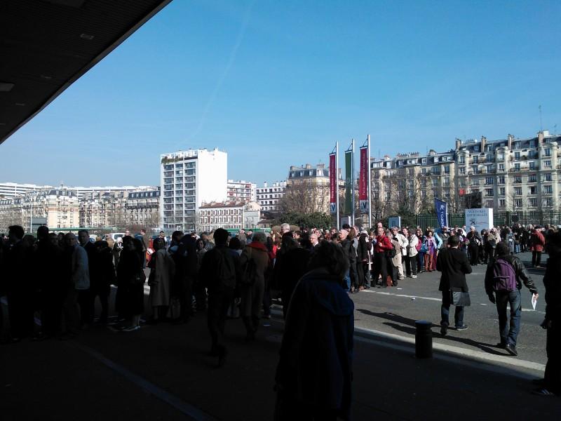 File d'attente au Salon du Livre 2012