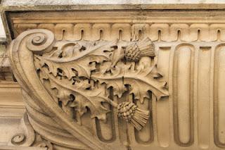 Qui s'y frotte s'y pique (151)