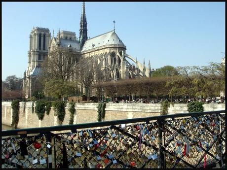 Paris et ses ponts amoureux