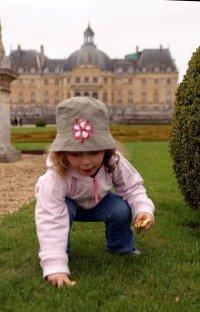 Dimanche et Lundi de Pâques, grandes chasse aux oeufs dans les jardins.