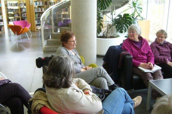 Ce samedi 7 avril après-midi, le groupe de lecture du Prix du Marais de Lomme a revisité l'Atelier de la chair et examiné les compétences de laveur de carreaux de l'Homme de ménage