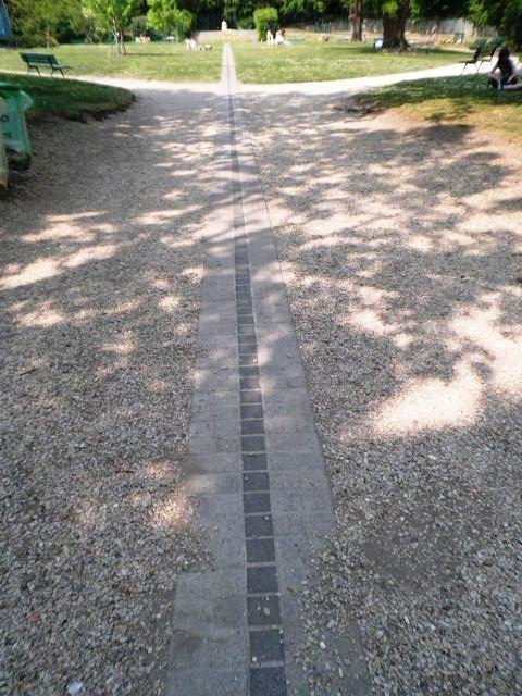 Le Méridien de Paris et ses médaillons Arago