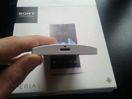 Sony Xperia S microphone port dragonne