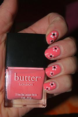 Trout Pout de Buttr London et petites fleurs (tuto inside) Trout Pout de Buttr London et petites fleurs (tuto inside)
