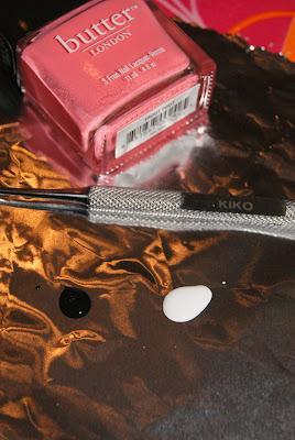 Trout Pout de Buttr London et petites fleurs (tuto inside) Trout Pout de Buttr London et petites fleurs (tuto inside)